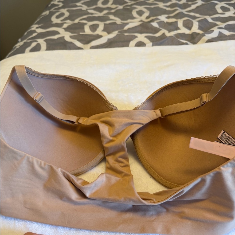 Victoria's Secret Tan Push-Up Bra - Picture 2 of 5